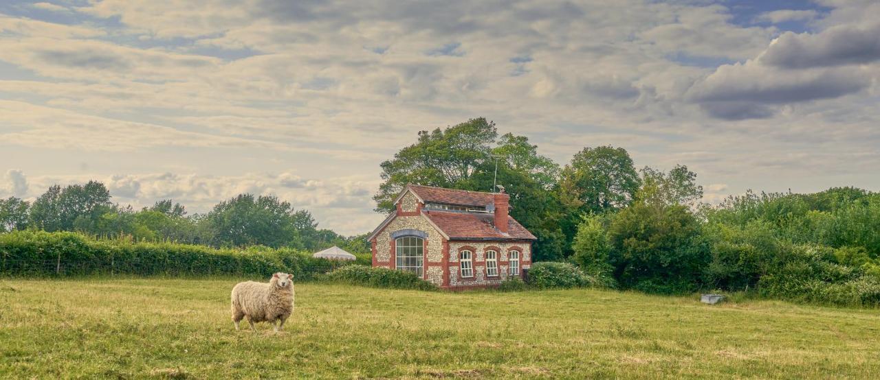 Вилла The Pump House At Wiston Estate Ashington  Экстерьер фото
